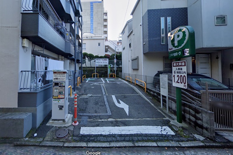 東京ノーストクリニック横浜院　駐車場