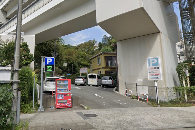 東京ノーストクリニック横浜院　駐車場